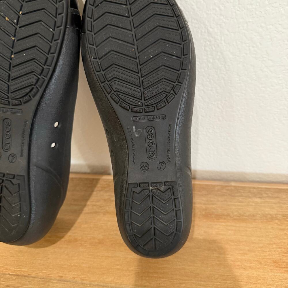 Crocs Gianna Alice Black Flexible Patent Cap Toe Rubber Ballet Flats Size 7 - Picture 11 of 11